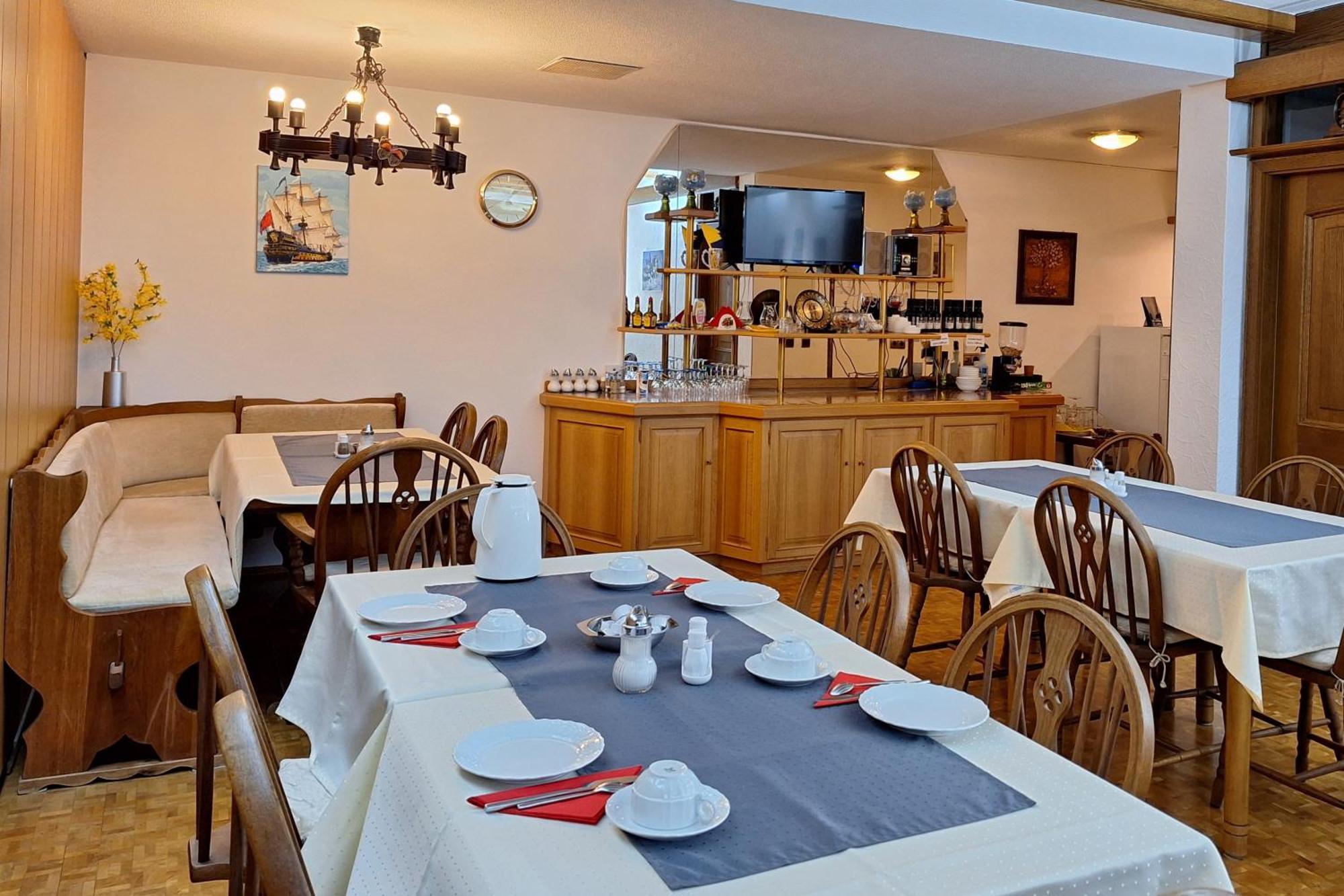 Hotel Garni Sebastian Kirrweiler  Экстерьер фото