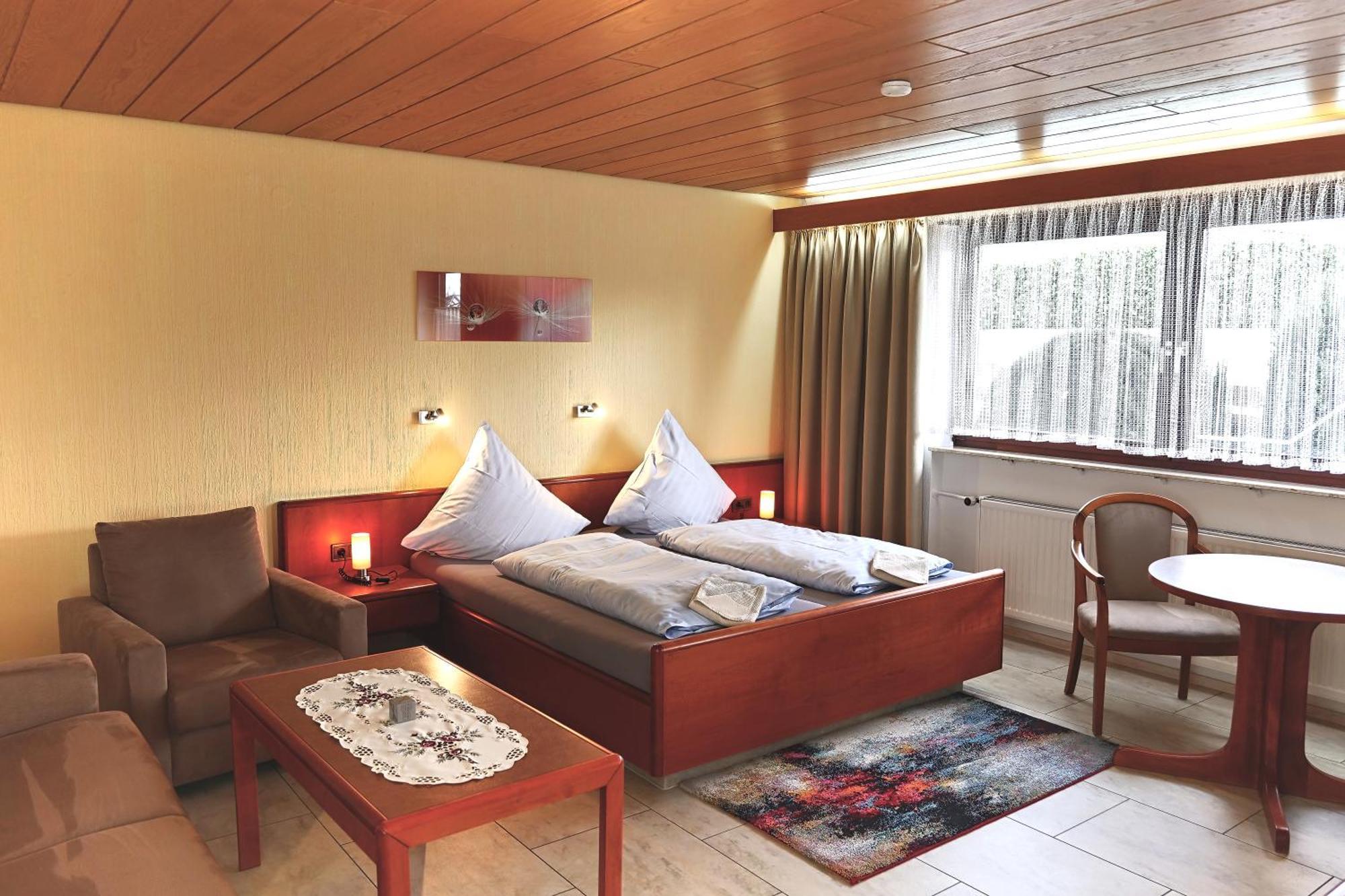 Hotel Garni Sebastian Kirrweiler  Экстерьер фото