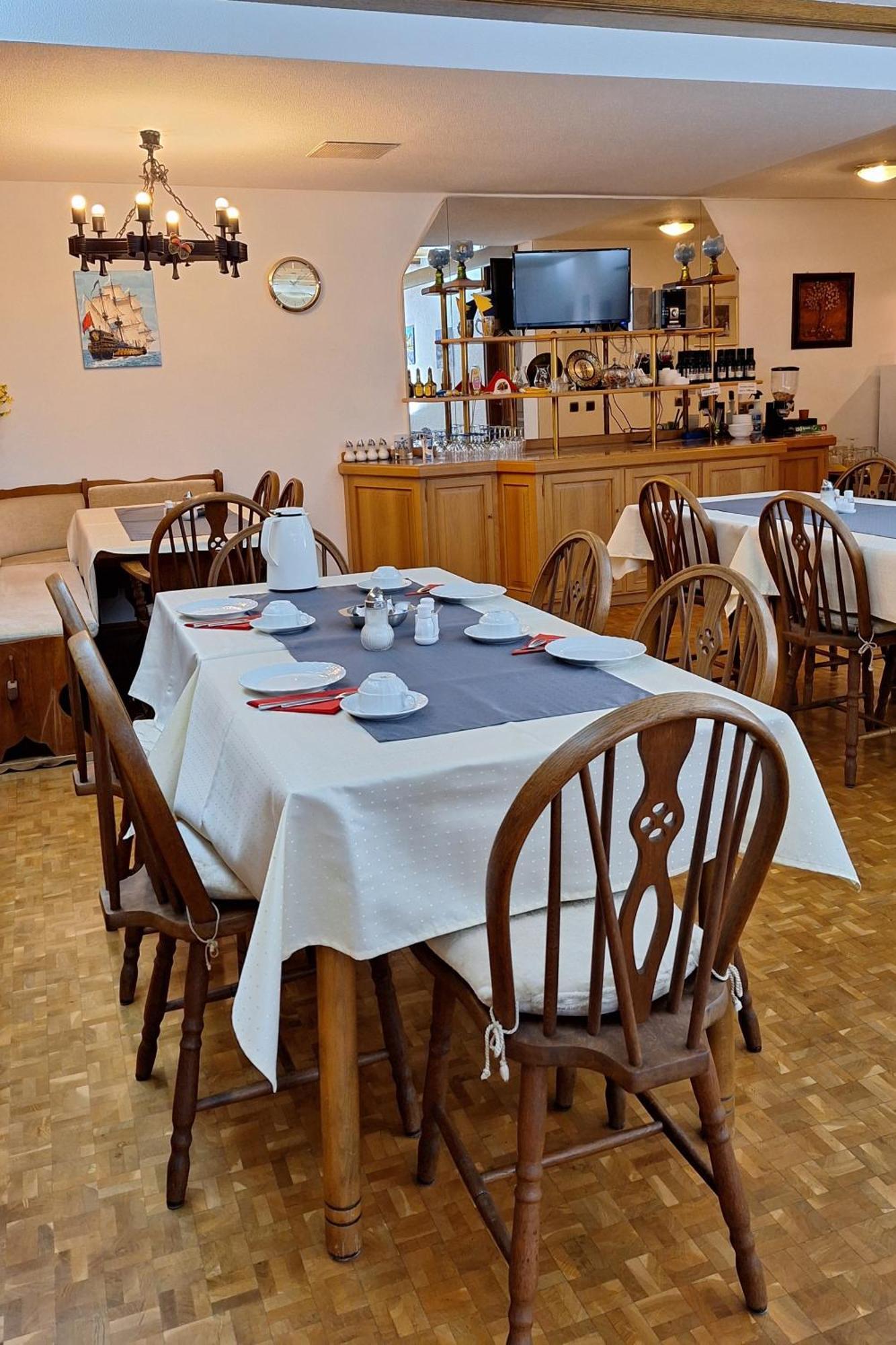 Hotel Garni Sebastian Kirrweiler  Экстерьер фото