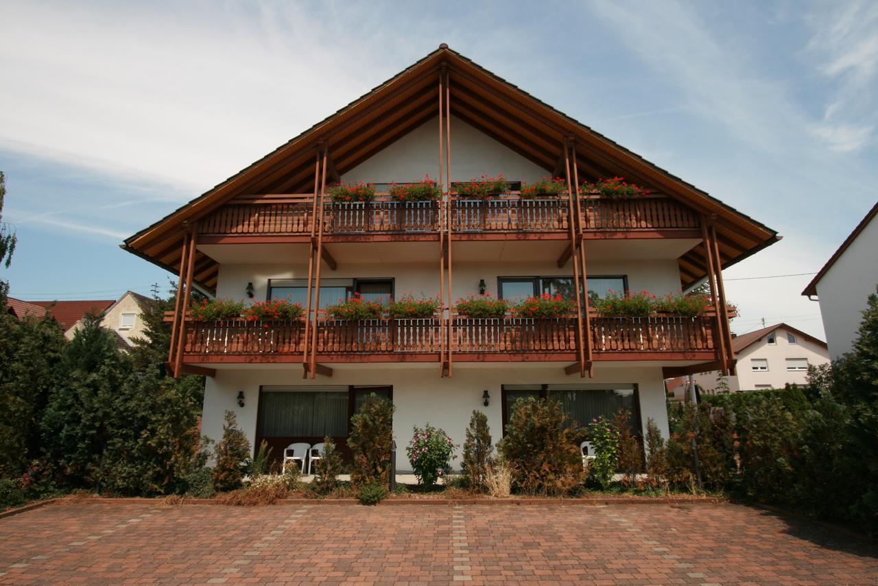 Hotel Garni Sebastian Kirrweiler  Экстерьер фото